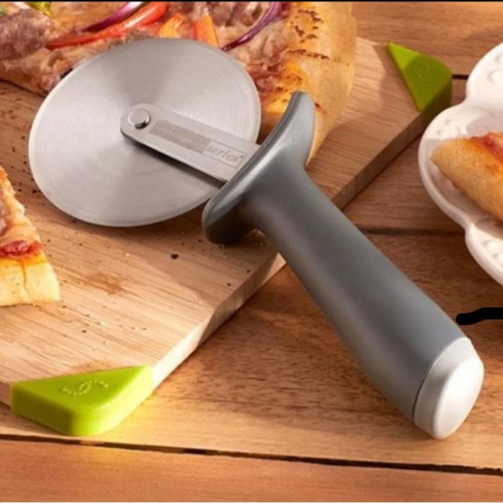 Princess House pizza cutter.